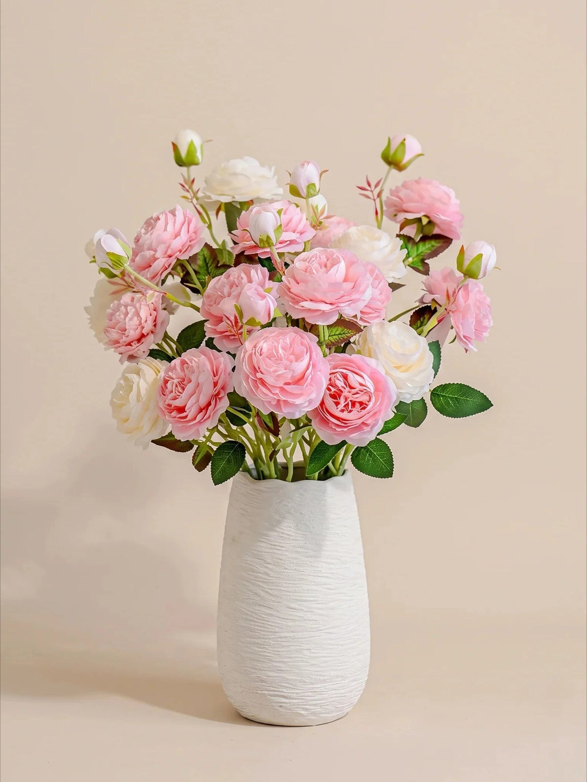 Cream scalloped rim vase detail