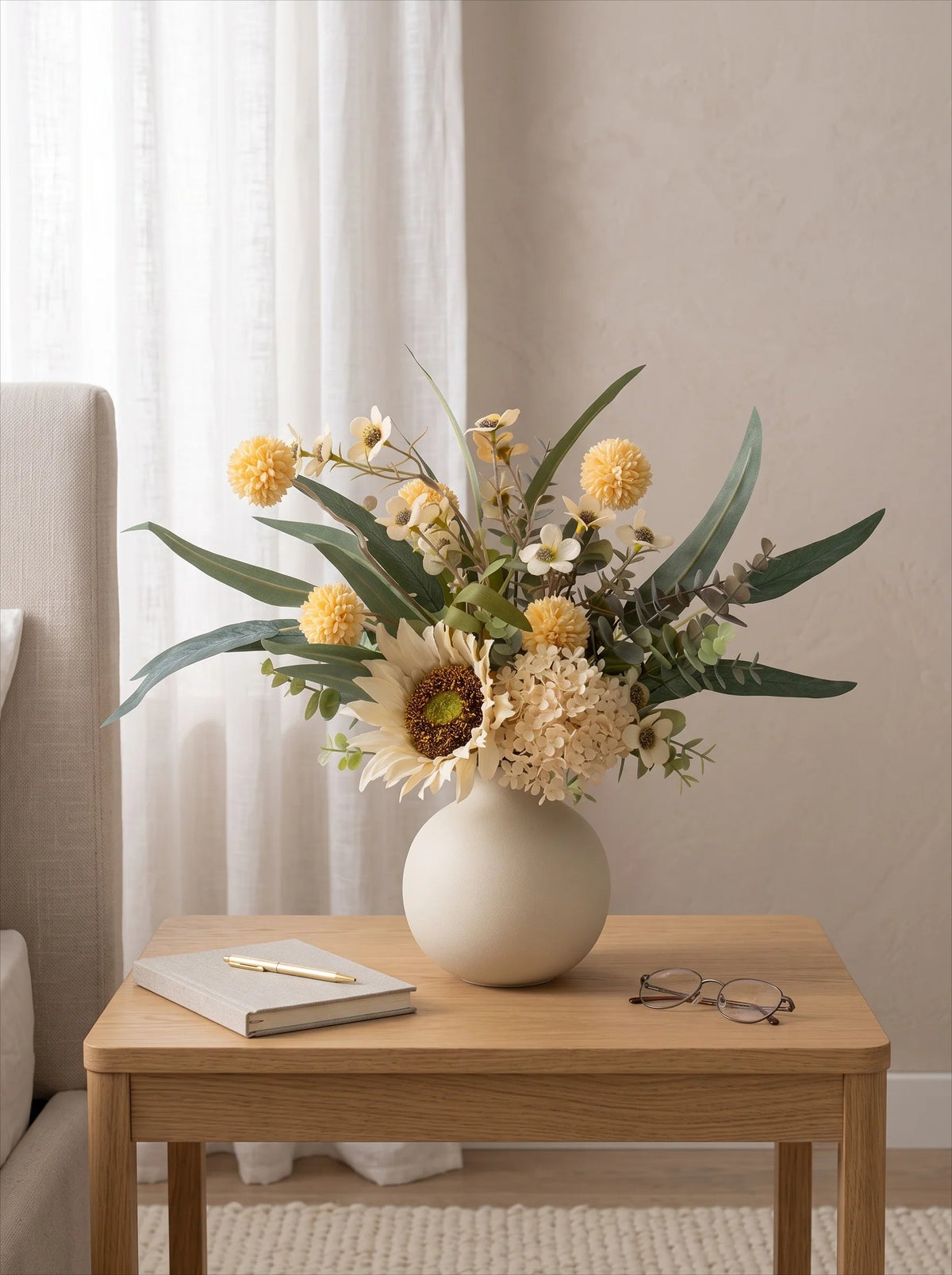 Creamy rustic arrangement detail