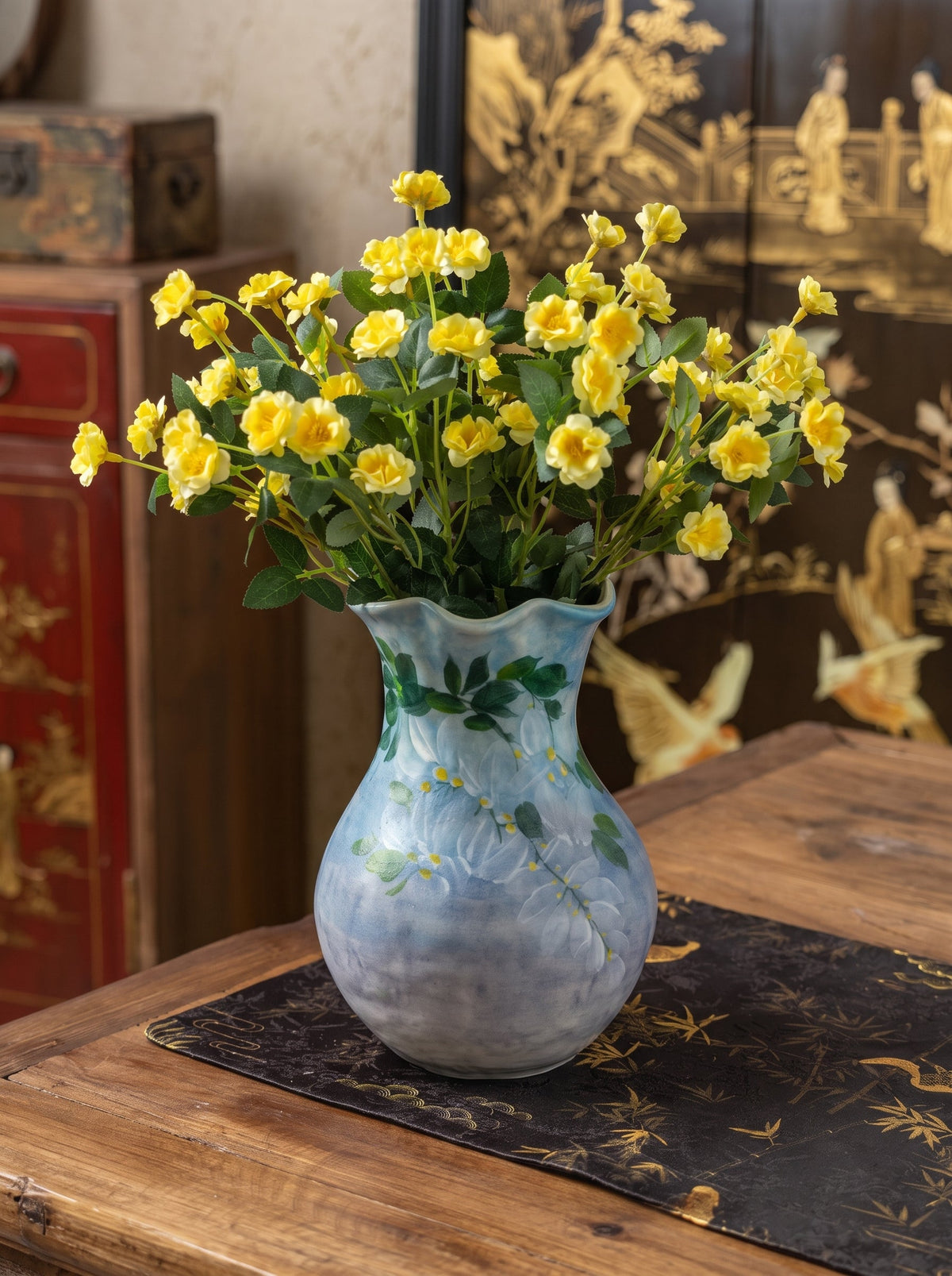 Wisteria vase detail