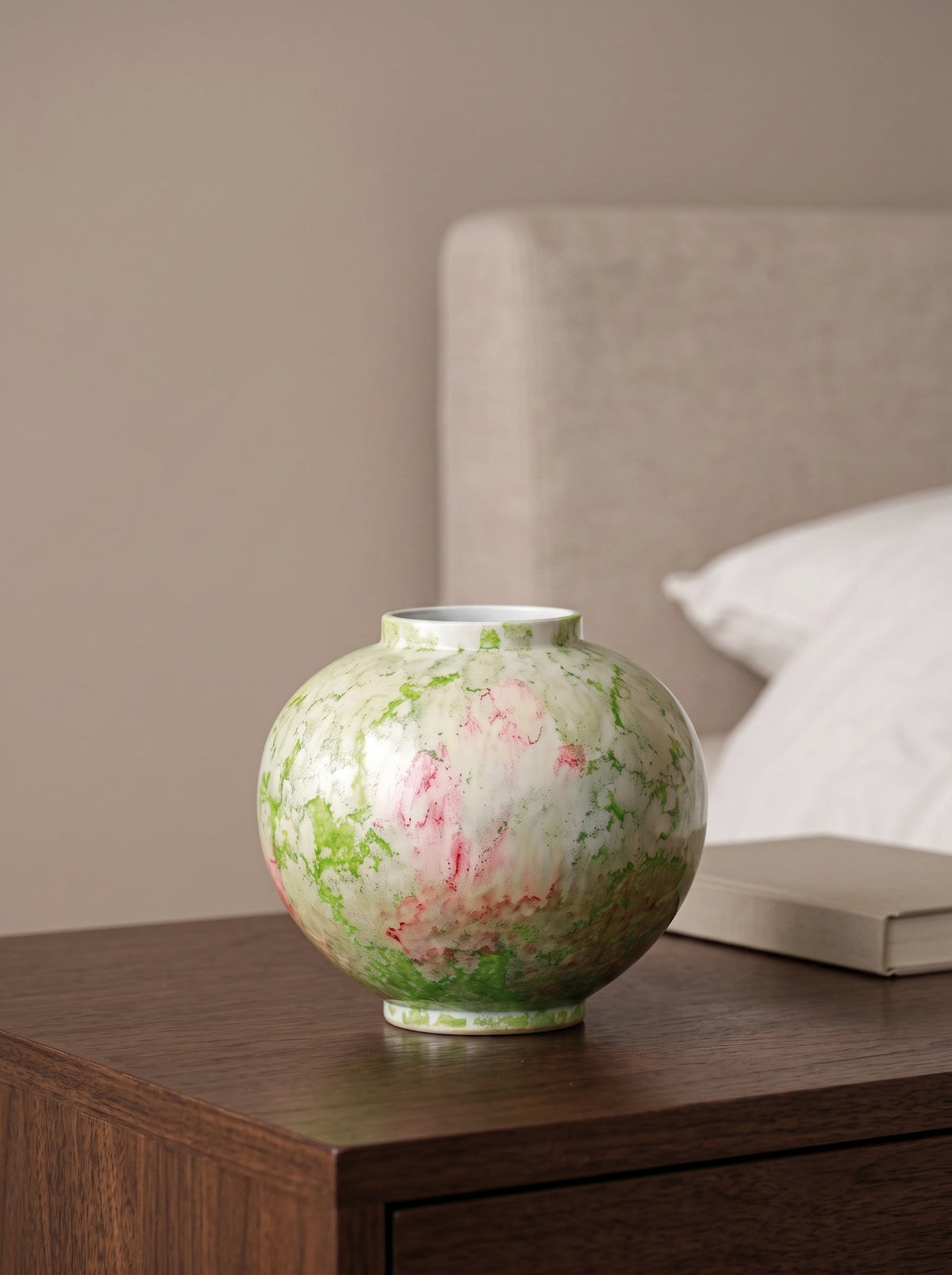 Green splash moon vase close-up