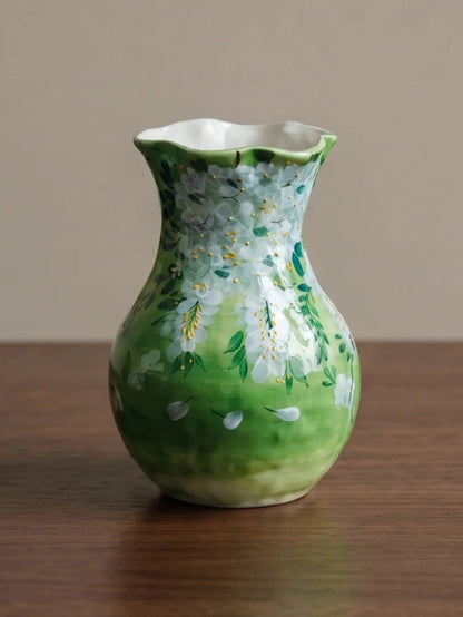 Emerald fluted vase detail