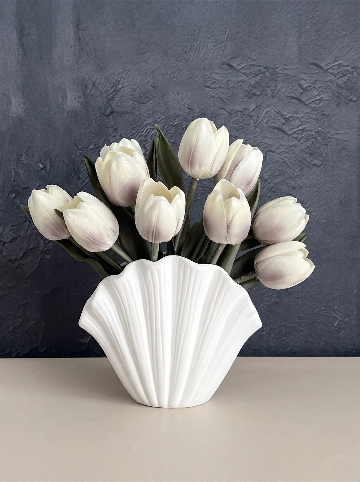White tulip bouquet detail