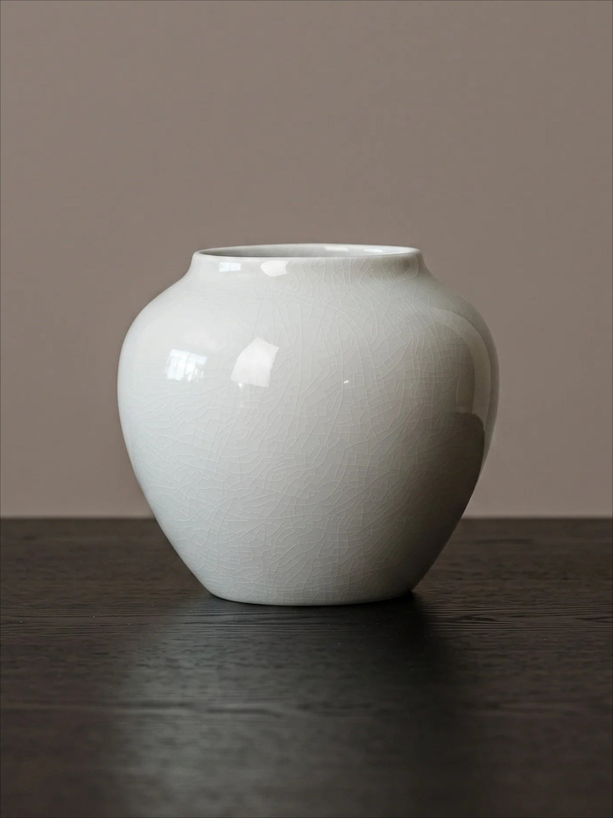 White crackle vase detail