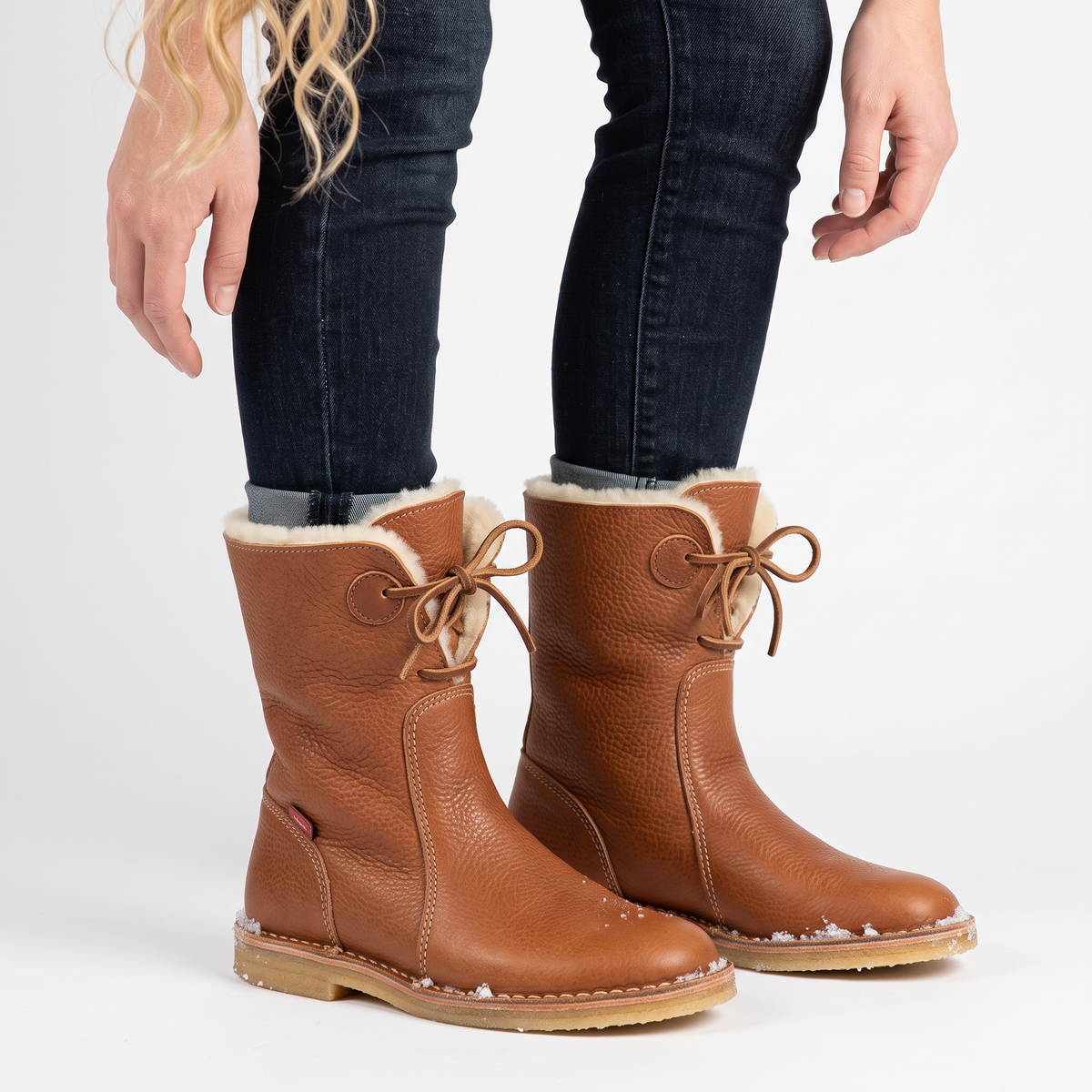 Women's Shearling Lined Leather Lace-Up Mid Calf Winter Boots