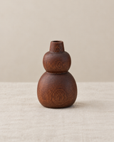 Jarrón de calabaza de madera oscura